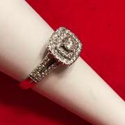 LADIES 14K WHITE GOLD DIAMOND RING