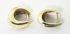 Elegant Yet Practical 14K Diamond Huggies