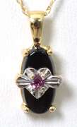 Sweet Onyx Necklace with Pink Stone in Yellow Gold