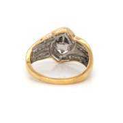 Simple & Chic Yellow Gold Diamond Cluster Ring