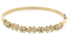 Dreamy 18kt YG 2CTW Round Brilliant Cut Diamond Bangle