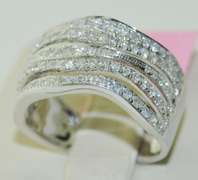 Dazzling 14kt Diamond Ring