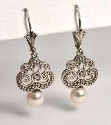 Femine WG Dangle Pearl Dangle Earrings