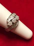 14K WHITE GOLD LADIES DIAMOND RING