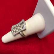 LADIES 14K WHITE GOLD DIAMOND RING
