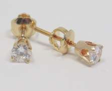 Sparkling 14kt YG Round Brilliant Cut Diamond Solitaire Earrings