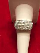 14K WHITE GOLD DIAMOND RING