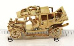 Gorgeous 18kt Vintage Car Charm