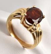 Tasteful Garnet Ring