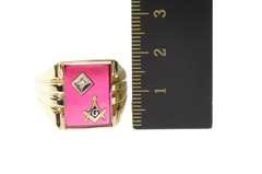 10K Yellow Gold Retro Men's Syn Ruby Masonic Emblem Squared Ring