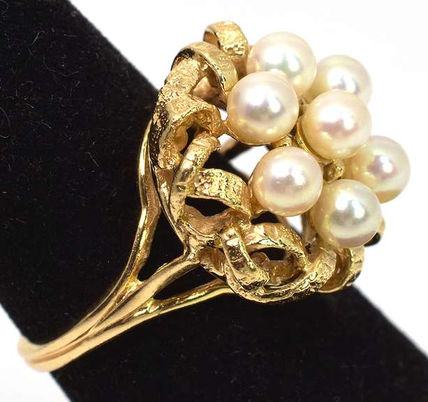 Floral Pearl Ring in 14KT Yellow gold