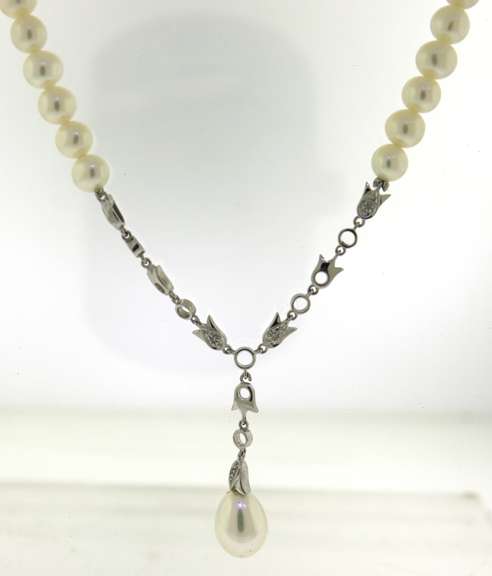 Elegant 18kt WG White Fresh Water Pearl Dangle Necklace