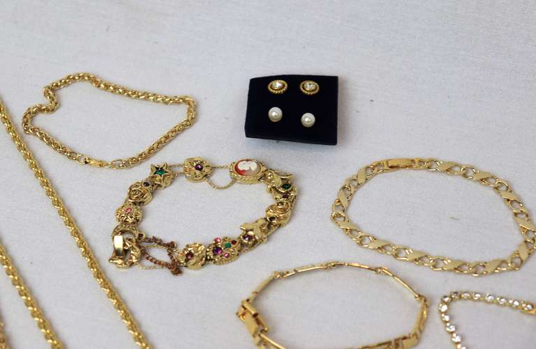 Trendy Group Lot of Mixed Costume Jewelry