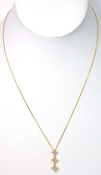 Elegant Graduating Diamond Necklace in 14KT Yellow Gold
