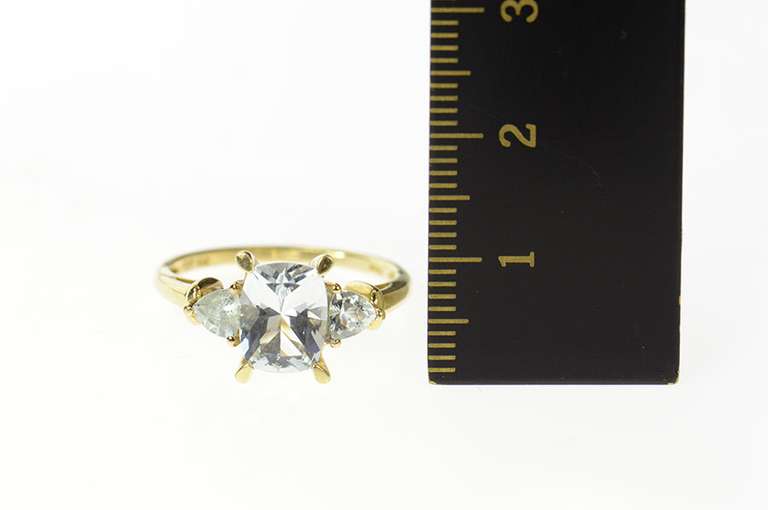 10K Yellow Gold Three Stone Classic Simple Statement Ring