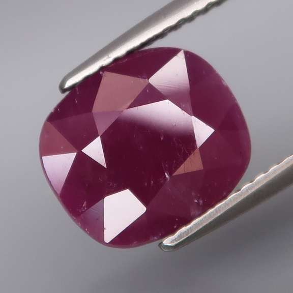 UNHEATED! Giant 8.58ct pigeons blood red Ruby