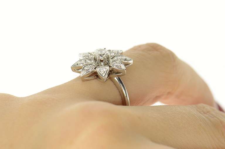 Platinum 0.65 Ctw Art Deco Diamond Flower Engagement Ring