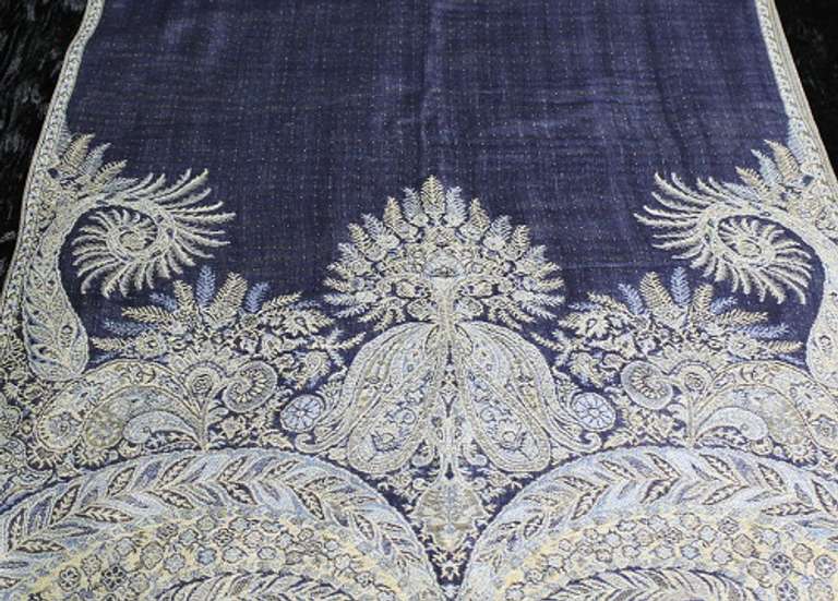 A Very Unique Design Lady's Scarf