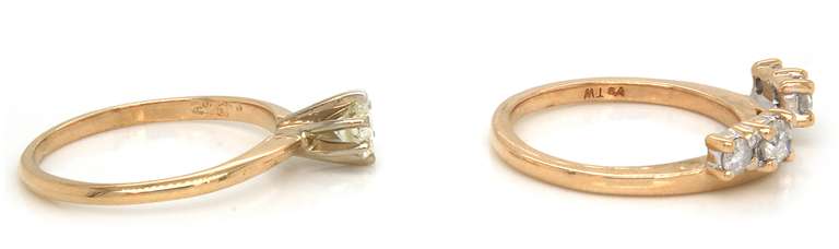 Elegant 14kt YG Round Diamond Engagement Ring with Diamond Band