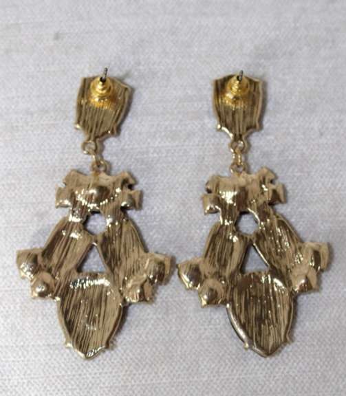 Sexy Pair of Fashion  Design Earrings