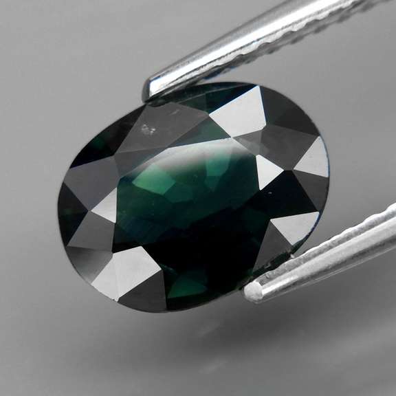 Heated only! 2.07ct blue green Sapphire