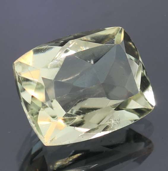 Brilliant 9.98ct platinum green Amethyst