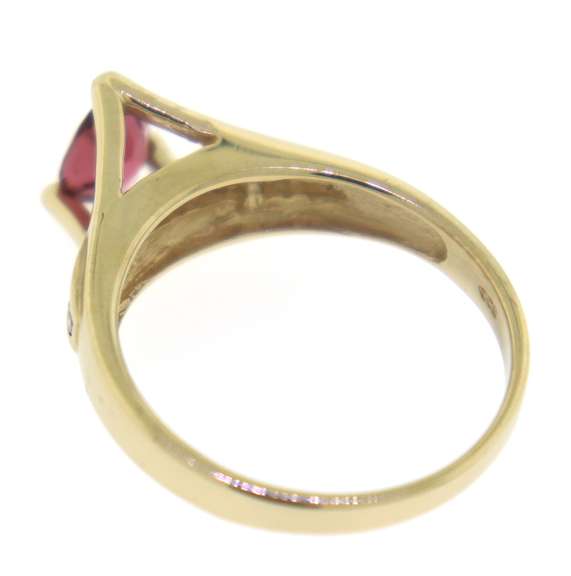 Wonderful Yellow Gold Pear Cut Pink Stone Ring