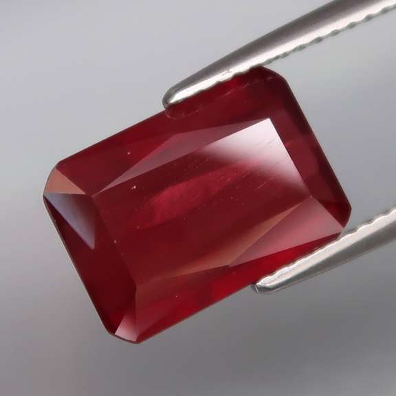 Gorgeous untreated 4.59ct violet red Rhodolite Garnet