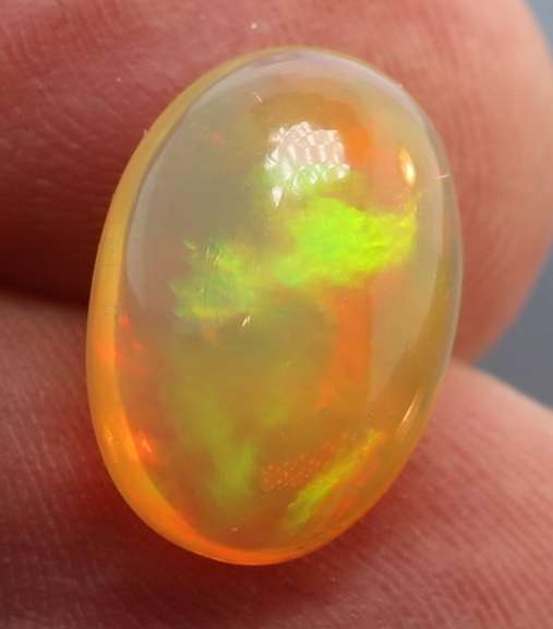 Remarkable 4.36ct wide block patterned Opal