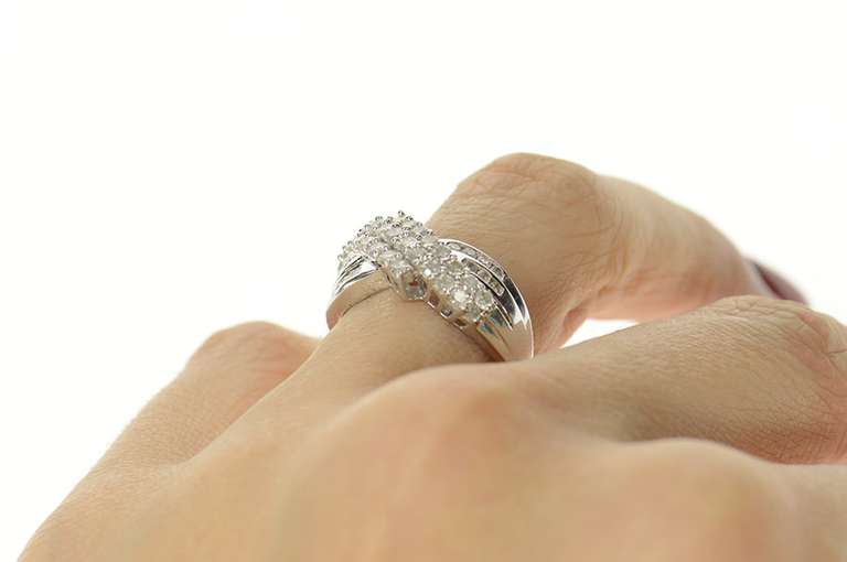 14K White Gold 0.86 Ctw Wavy Pave Diamond Criss Cross Band Ring