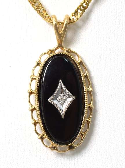 Vintage Onyx Necklace with Accent Stone in 14KT Yellow Gold