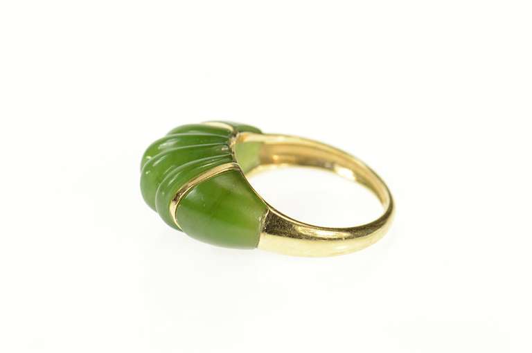14K Yellow Gold 1960's Carved Scalloped Jade Statement Ring