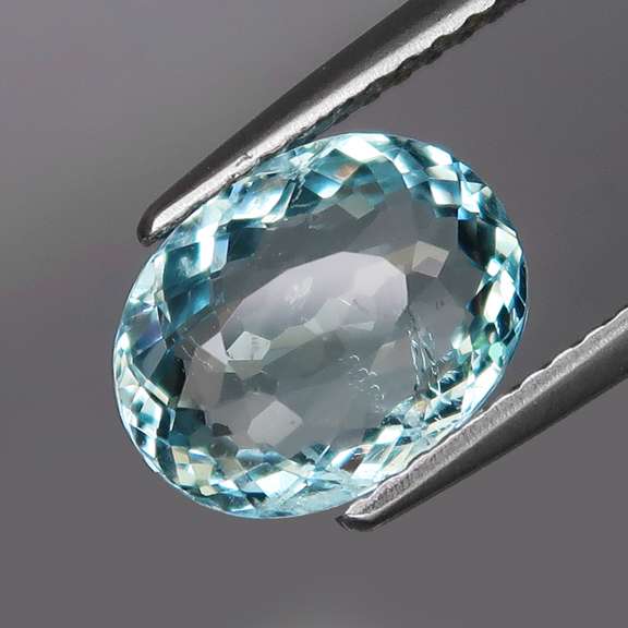 Halo flashing 2.29ct platinum blue Aquamarine