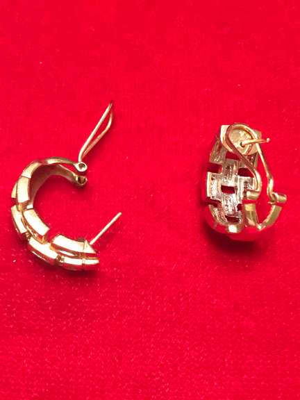 LADIES 14K YELLOW GOLD AND DIAMOND EARRINGS