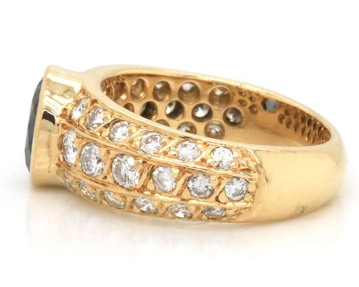 Divine 18kt YG Sapphire and Diamond Ring