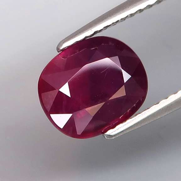 Heated only! 2.98ct violet red Ruby