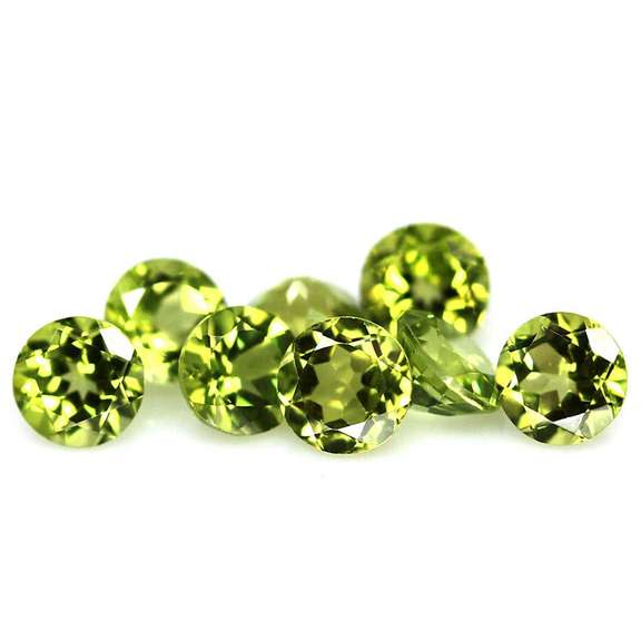 Fantastic 3.27ct 4.5mm round brilliant cut Peridot set