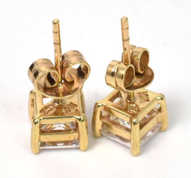 Glittering CZ Earrings in Yellow Gold