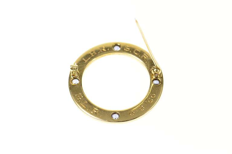 14K Yellow Gold Retro 1960's Pinstripe Syn. Sapphire Circle Pin/Brooch