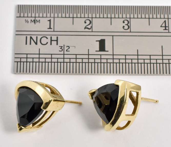 Chic 14k Trillion Cut Black Onyx Earrings