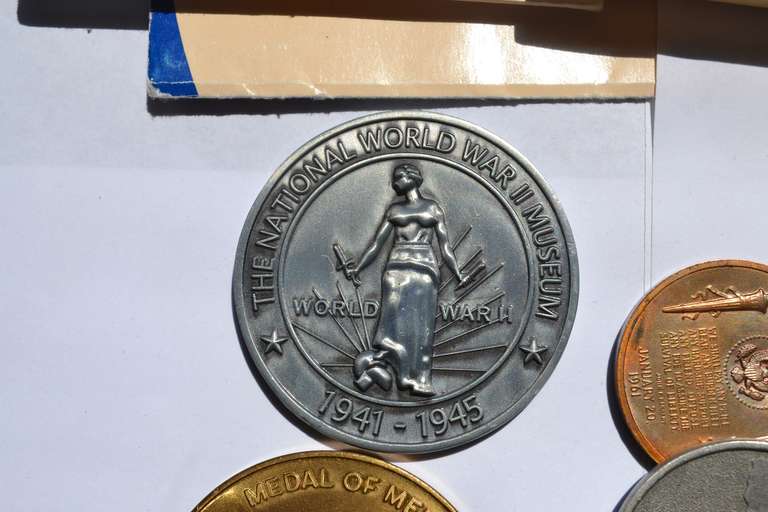 20 Assorted Mainly Patriotic US Medals