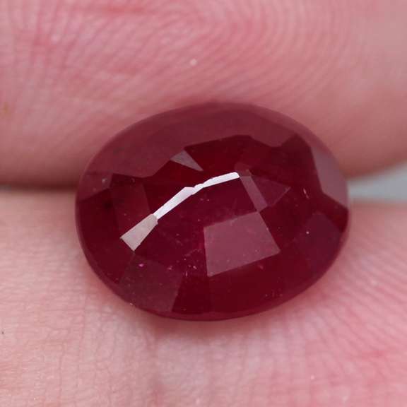 Fabulous 5.66ct deep blood red Ruby