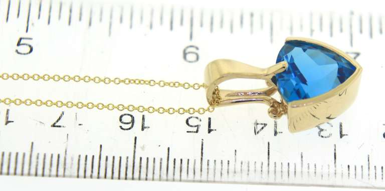 Charming Trillion Blue Topaz Yellow Gold Necklace