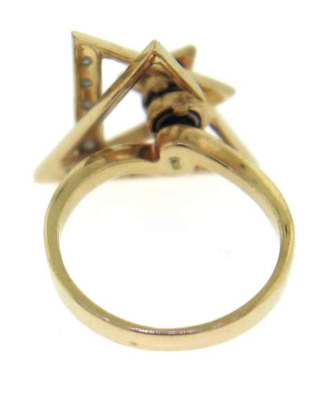 Handsome Triangle Motion Diamond Ring