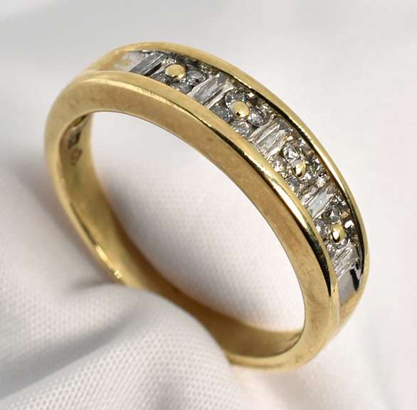 Unusual Baguette and Round Diamond Band