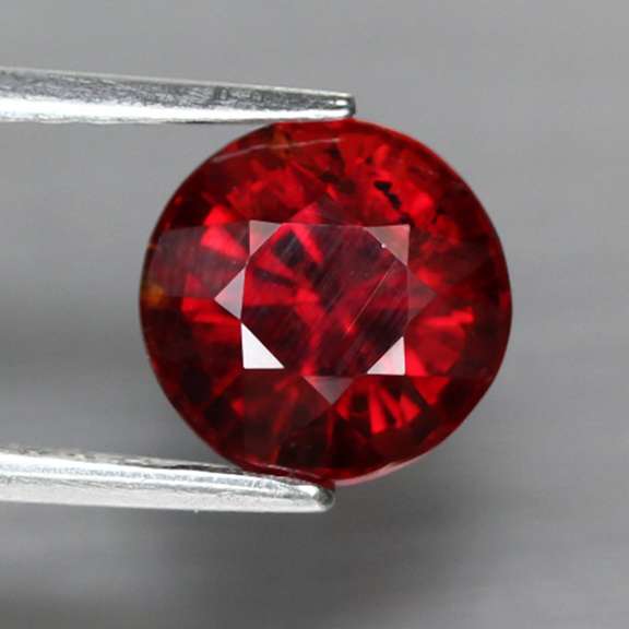 Top cherry red 2.73ct Spessartite Garnet solitaire