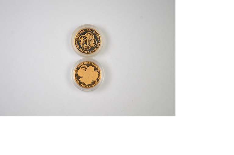 (2) 1992 & 1993 South Africa 1 Rand Protea Flower 1/10 Oz Gold Coins