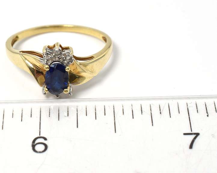 Chic Sapphire & Diamond Accent Ring in Yellow Gold