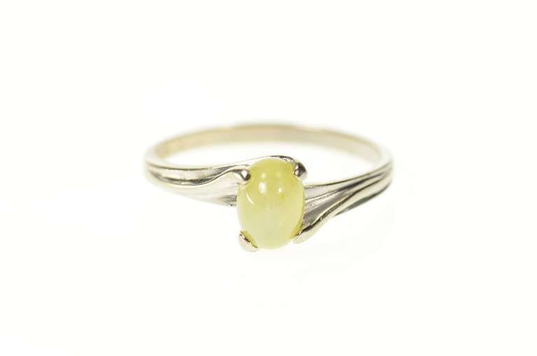10K White Gold Retro Ornate Syn. Green Star Sapphire Ring