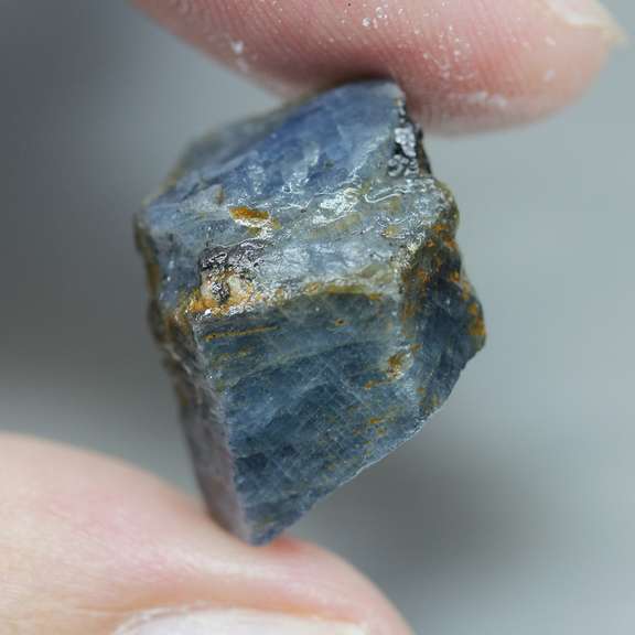Real raw Sapphire weighing 40.29 carats